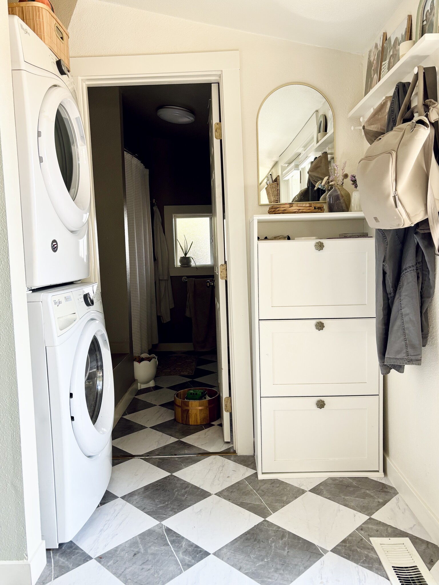 Laundry - 614 E Grover St