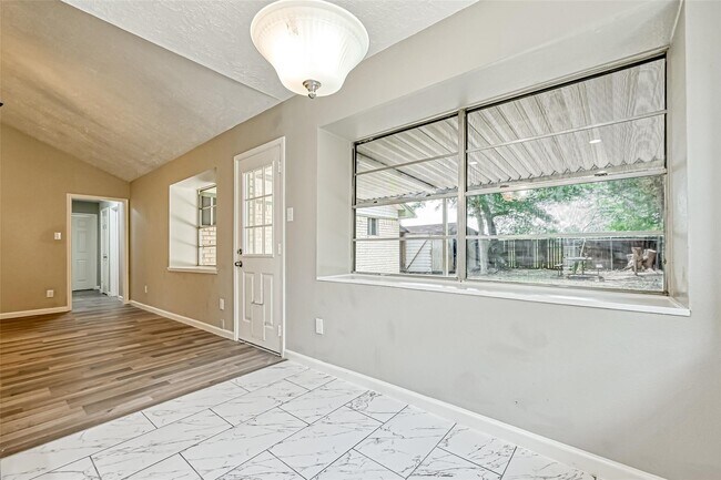 Building Photo - 3527 Acorn Springs Ln