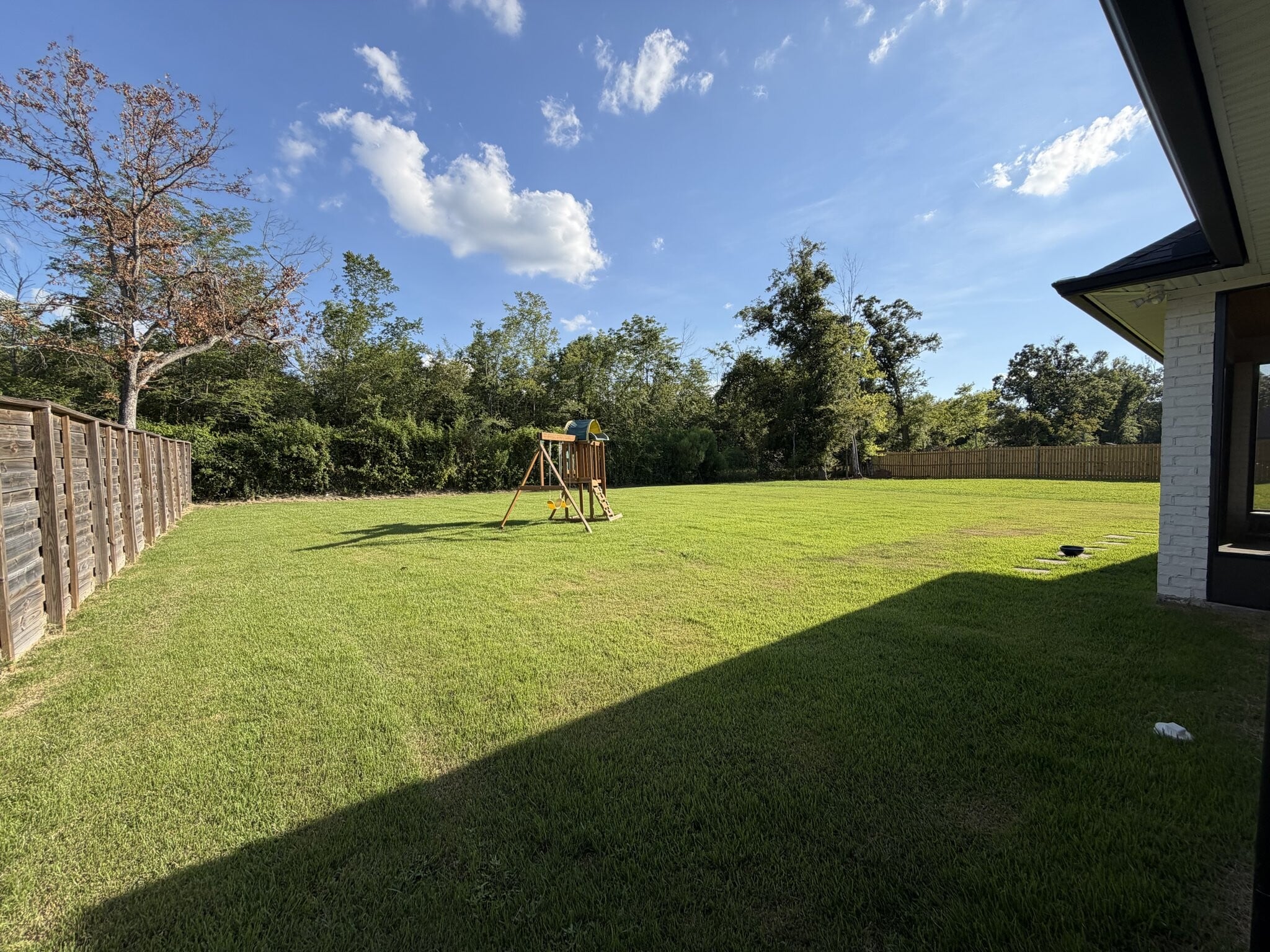 Building Photo - 205 River Styx Dr