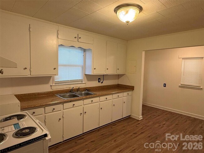 Building Photo - 6009 Monteith Dr