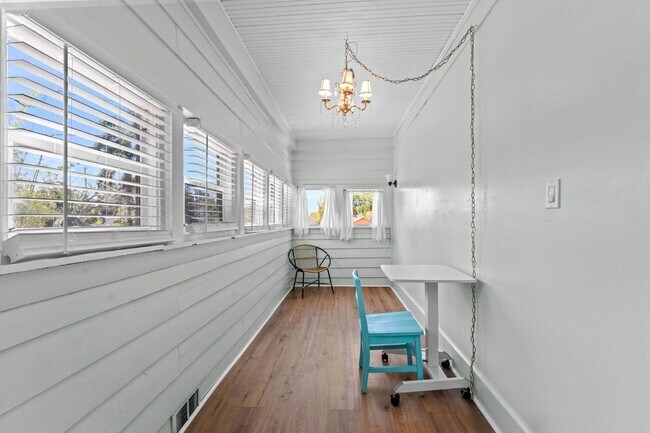 Building Photo - 4347 22nd Ave S