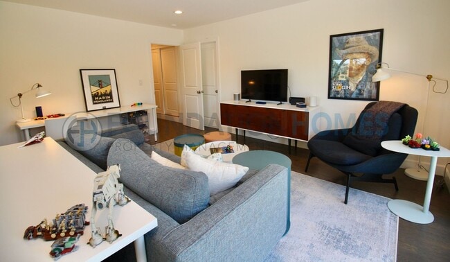 Building Photo - Fully Furnished 5BD/2.5BA Hillside View Home-FOUNDATION