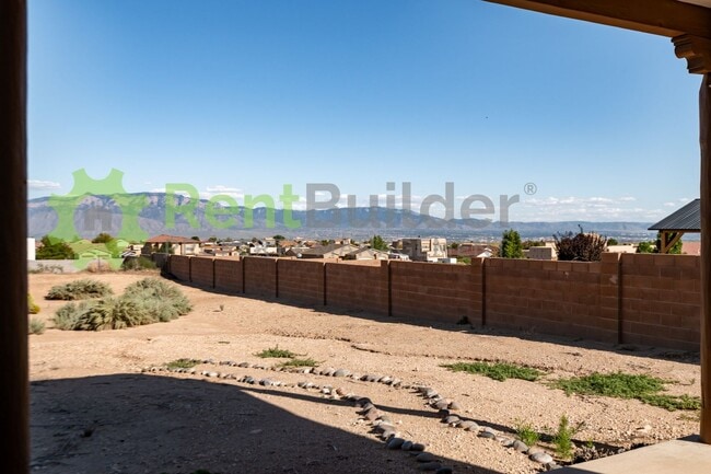 Building Photo - Sign an 18 month lease by the end of Octob...