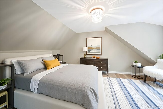 Building Photo - 12 Valley Cir