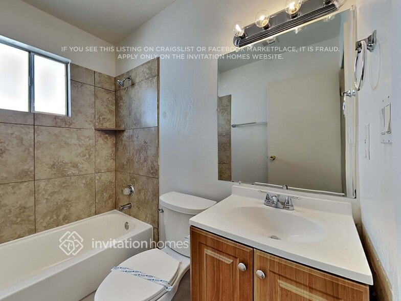 Building Photo - 10322 W Calle Del Oro