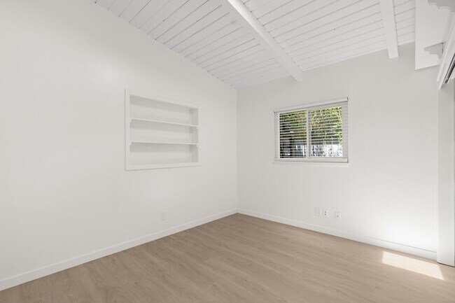 Building Photo - 289 Ramona Dr