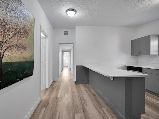 Building Photo - 40 S Linden Dr