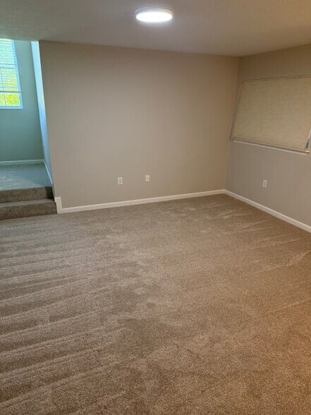 Building Photo - 7545 Mansion Cir