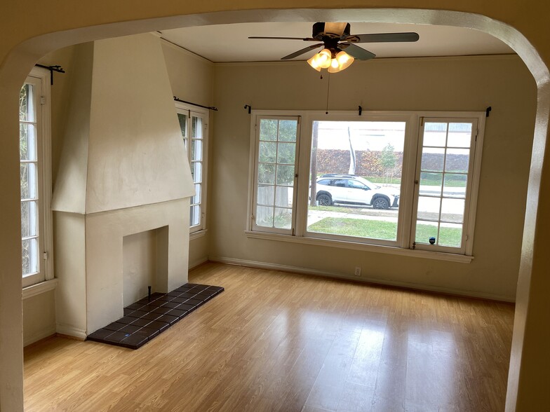 Building Photo - 1160 N Raymond Ave