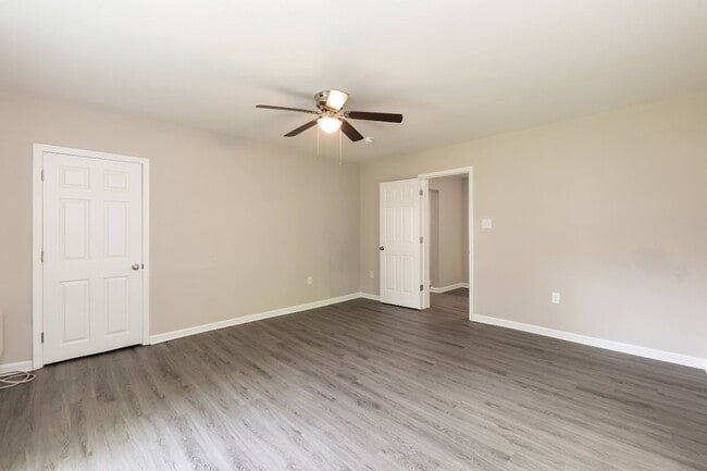 Building Photo - Classic Property with Modern Upgrades!