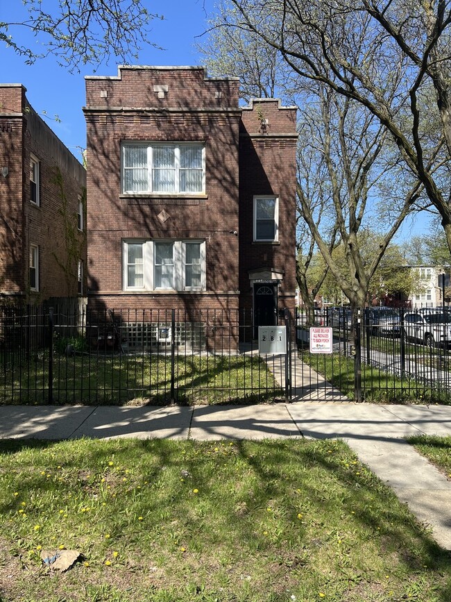 Building Photo - 1656 N Linder Ave