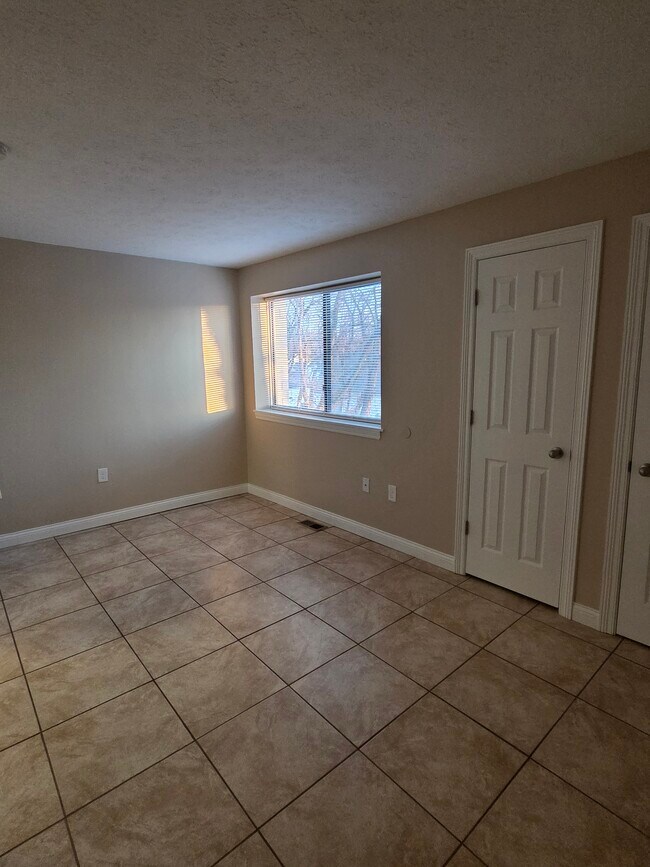 Building Photo - 38280 North Ln