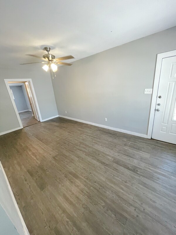 Building Photo - 454 Anton Dr