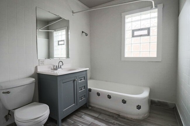 Building Photo - 6633 S Campbell Ave