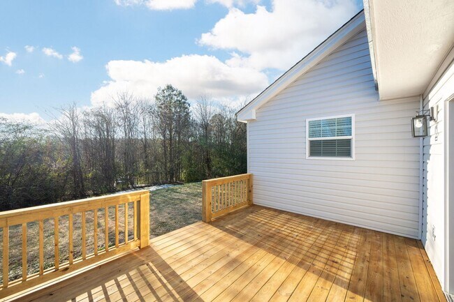 Building Photo - 640 Mission Ridge Rd