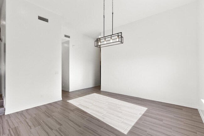 Building Photo - 13348 Eton Ct
