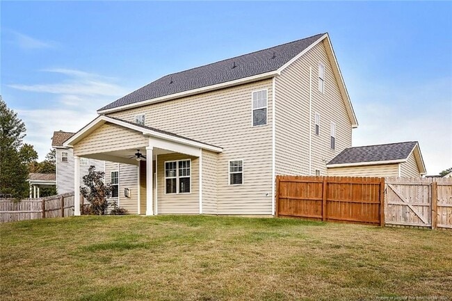 Building Photo - 136 Loch Ln