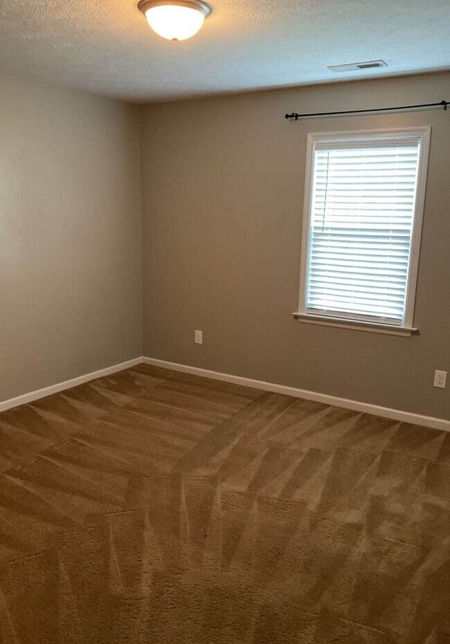 Building Photo - Nice 3 Bedroom, 2 Bath Home in Richlands-3...