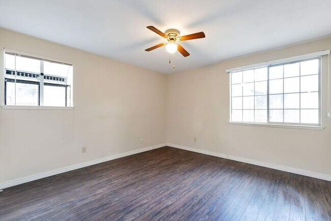 Building Photo - Charming 1 beds 1 bath in Aurora!**Owner i...