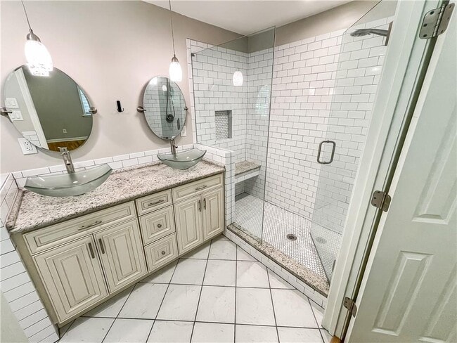 Building Photo - 2307 Rubart Dr