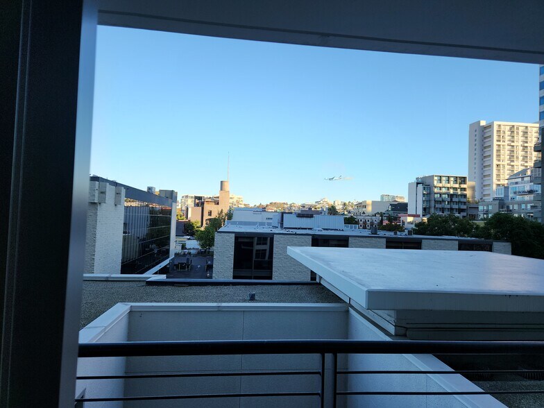 Primary Photo - 425 W Beech St