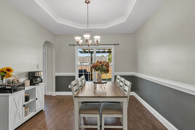 Building Photo - 218 Maidstone Dr