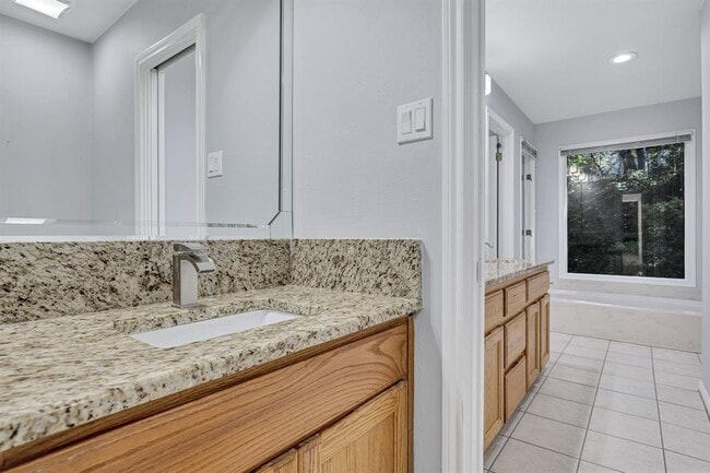 Building Photo - 3406 Westside Cove