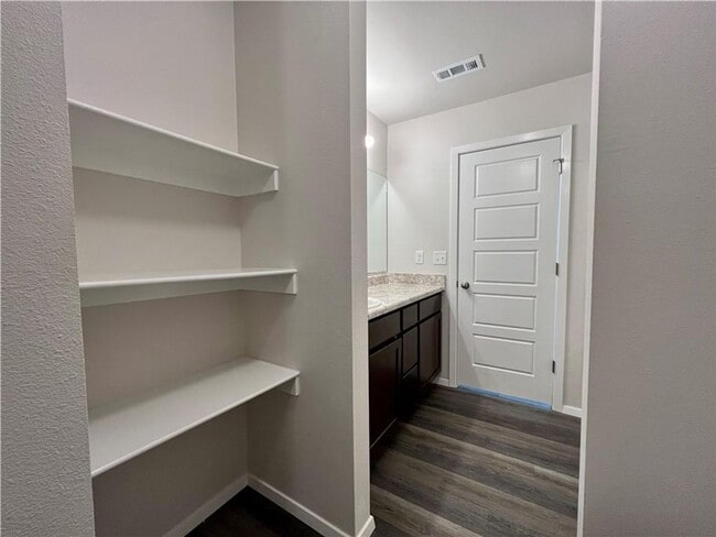 Building Photo - Nice Home in Farmington