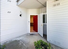 Building Photo - 237 Shadow Dance Dr