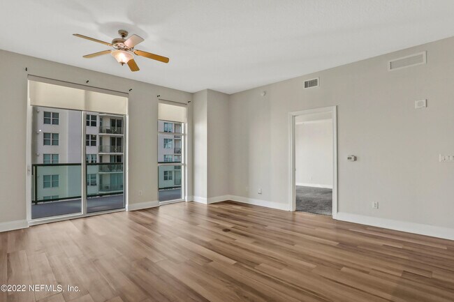 Building Photo - 1431 Riverplace Blvd