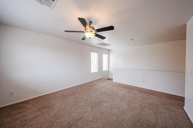 Building Photo - 12039 W Leather Ln