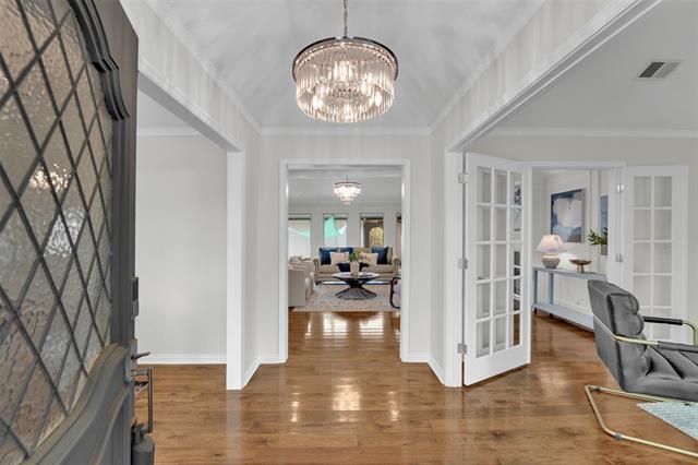 Building Photo - 9511 Robin Meadow Dr