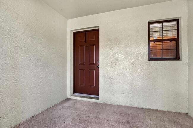 Building Photo - 2630 Edgewater Falls Dr