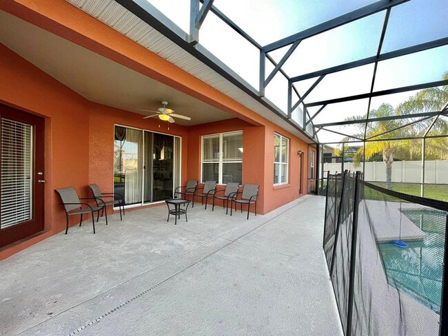 Building Photo - 907 Wildflower Rd