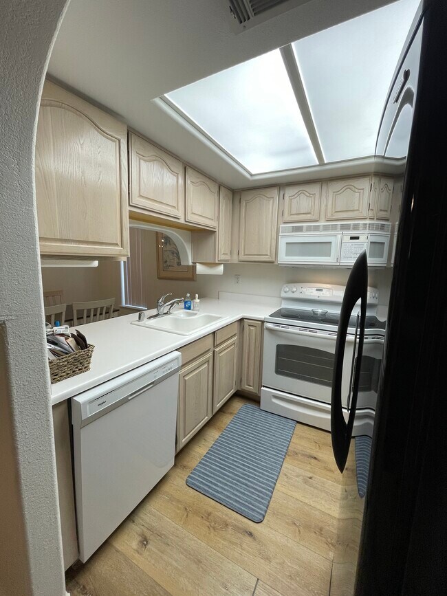 Building Photo - 601 Cabrillo Cir