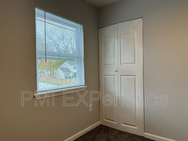 Building Photo - 9806 Ambler Ln