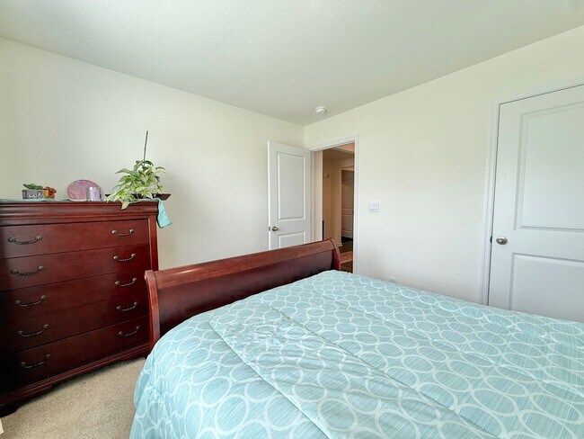 Building Photo - 117 Crescent Cir