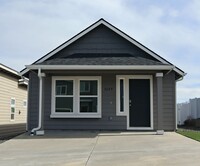 Building Photo - Brand New Single Level Home in New SunRidg...