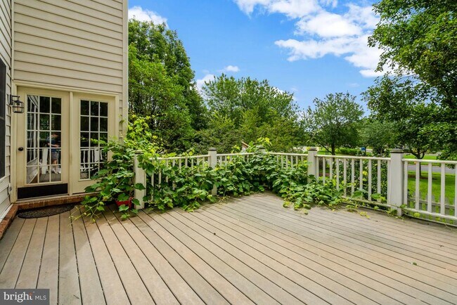 Building Photo - 6001 Alderdale Pl