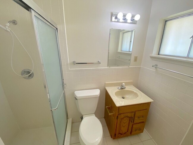 Building Photo - East El Paso 3 bed Refrig A/C!