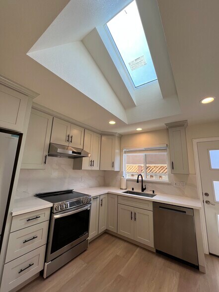 Building Photo - 2615 Glenrio Dr