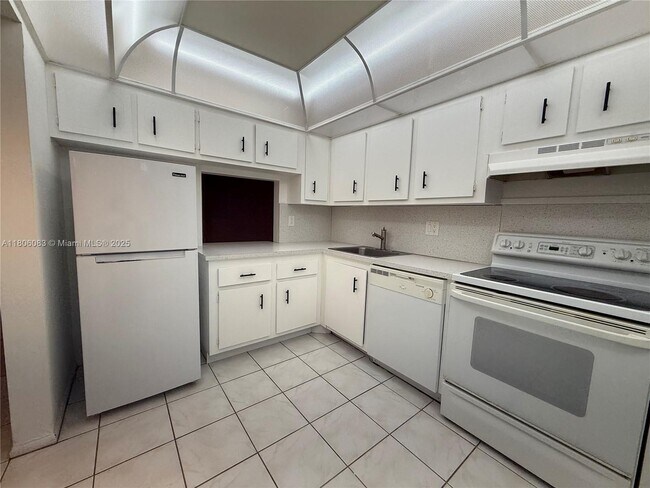 Building Photo - 8301 Sands Point Blvd