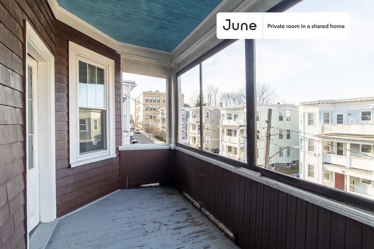 Building Photo - Room in Shared 4 bed/1 bath home in Dorchester Center