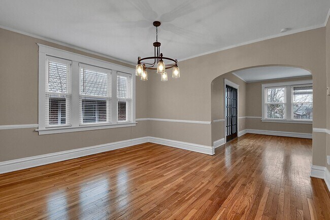 Building Photo - 7725 Brookline Terrace