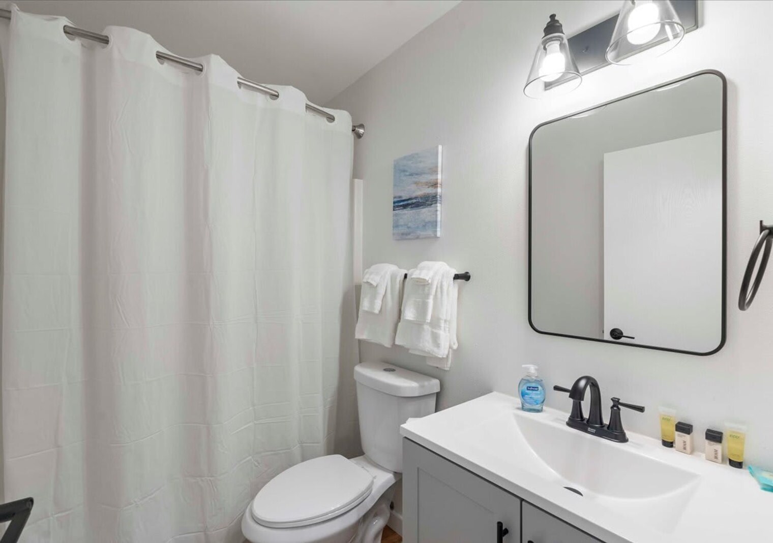 Building Photo - 1217 E Wilson St