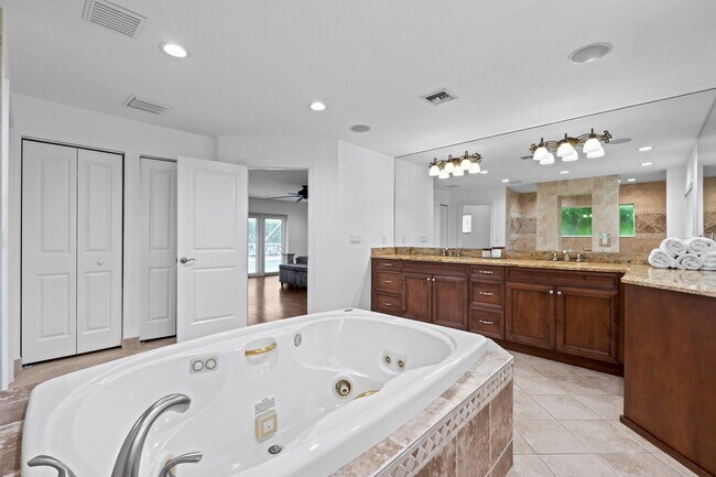 Building Photo - 7447 NW 82nd Terrace