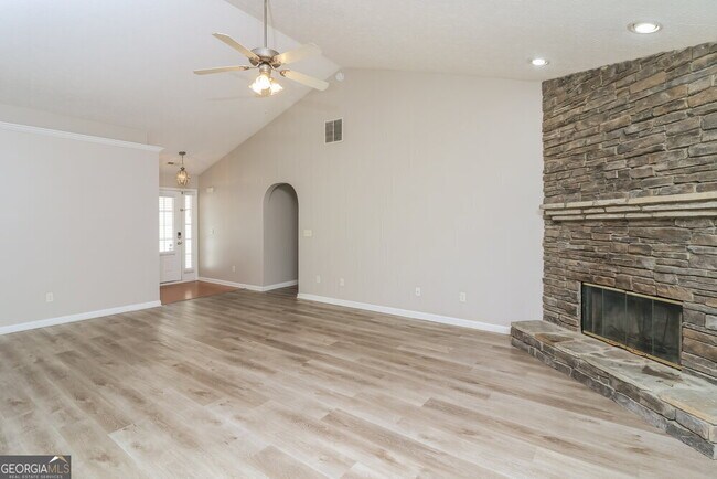 Building Photo - 216 Overlook Dr