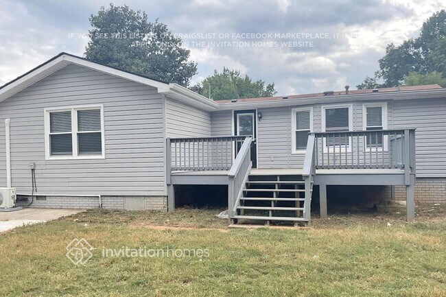 Building Photo - 692 Barnes Dr