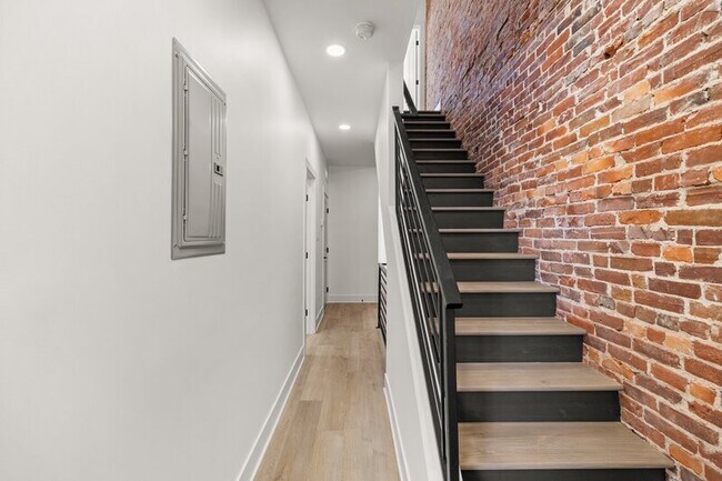 Building Photo - 2345 N 16th St