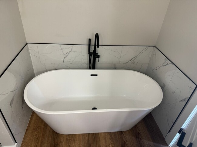 Building Photo - BEAUTIFUL 3 Bed 2 Bath Twin home in Sugar city!